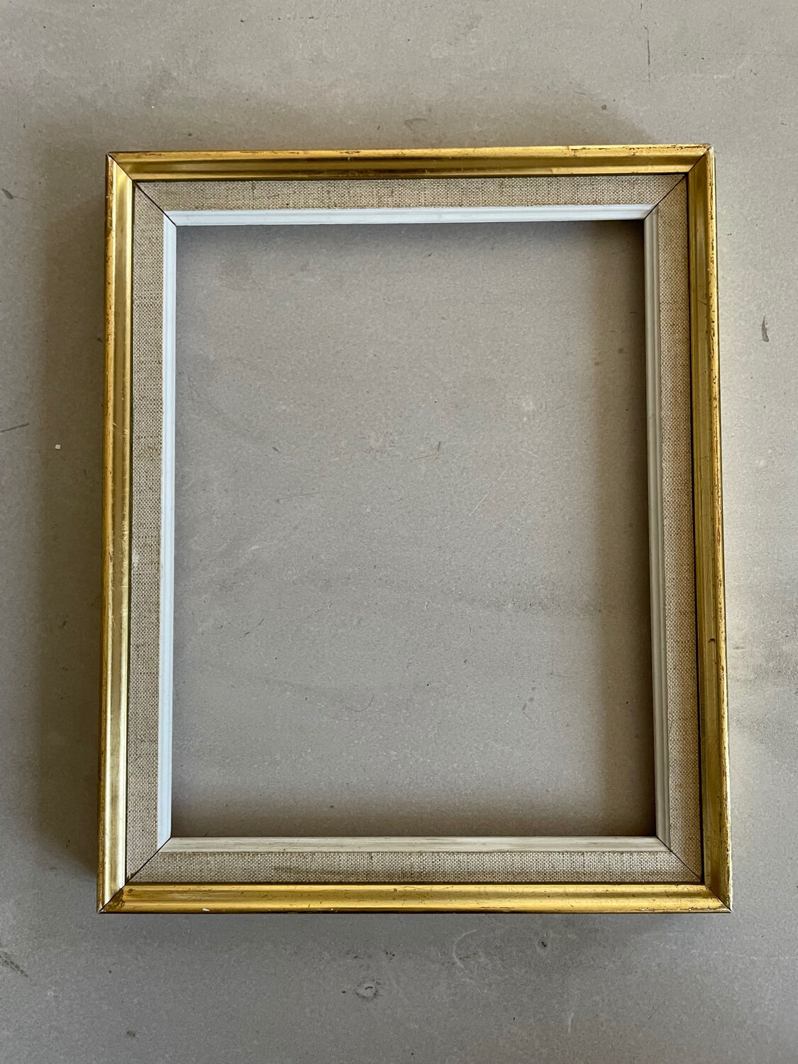 Small golden frame 25x30cm