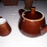 Teapot and milk jug set