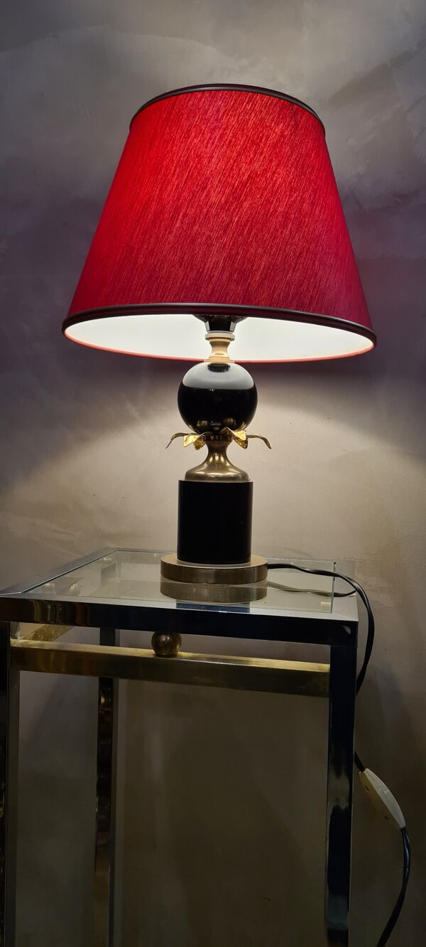 Lampe deluxe 1970 , dans le gout de p barbier , abat jour liseret or sur font rouge 44x30
