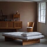 Modern Danish daybed, reupholstered, made of pine, by Nyt i Bo, 1970s.