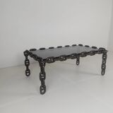 Table basse vintage brutaliste en fer noir à mailles de chaîne avec verre fumé d'origine, années 70