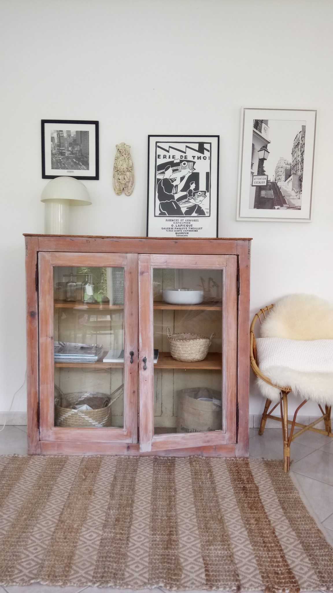 Old showcase / dresser