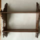 Étagère ancienne en bois sculpté