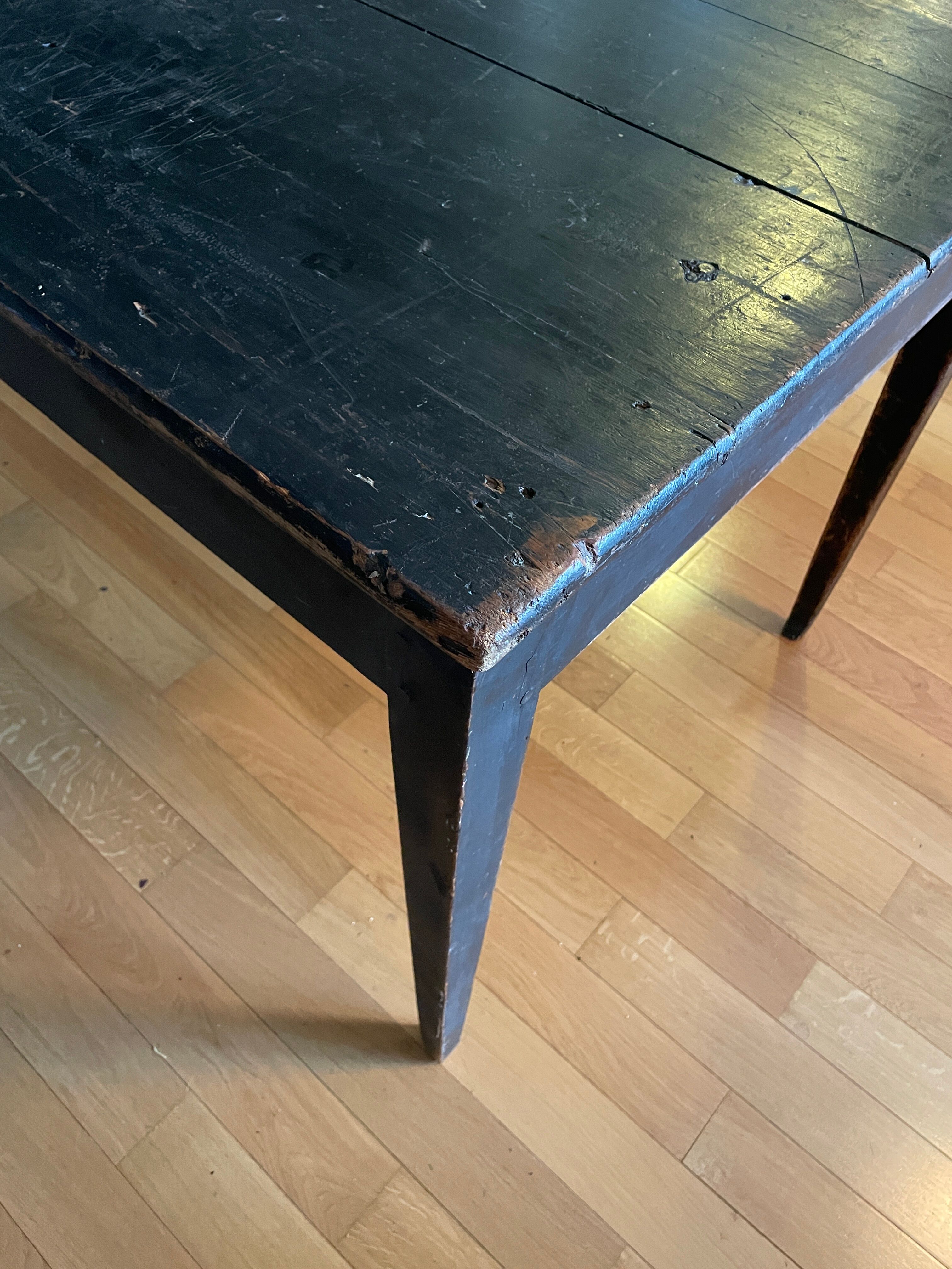 Black farmhouse table