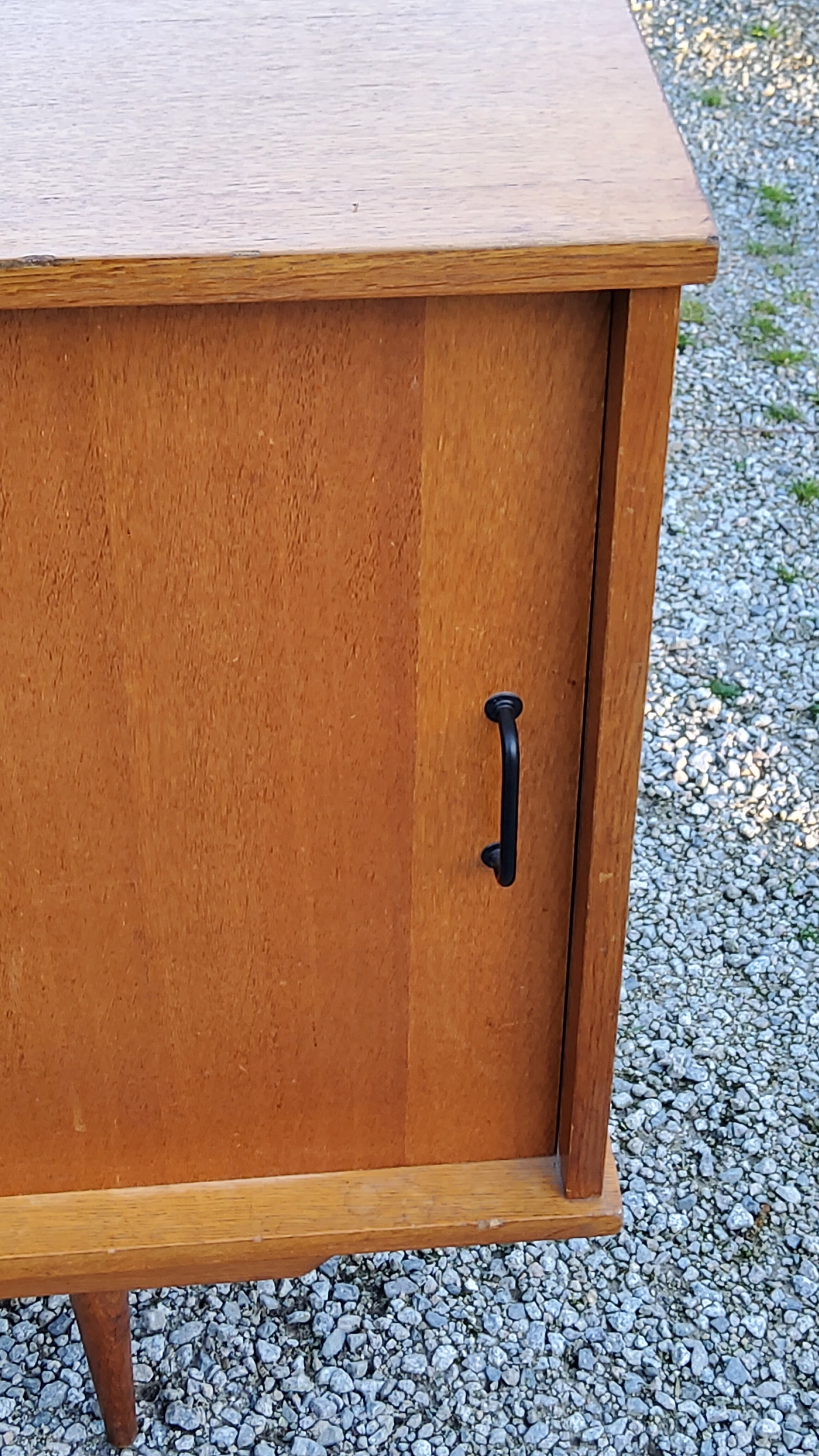 Vintage gold blond oak row 3 sliding doors