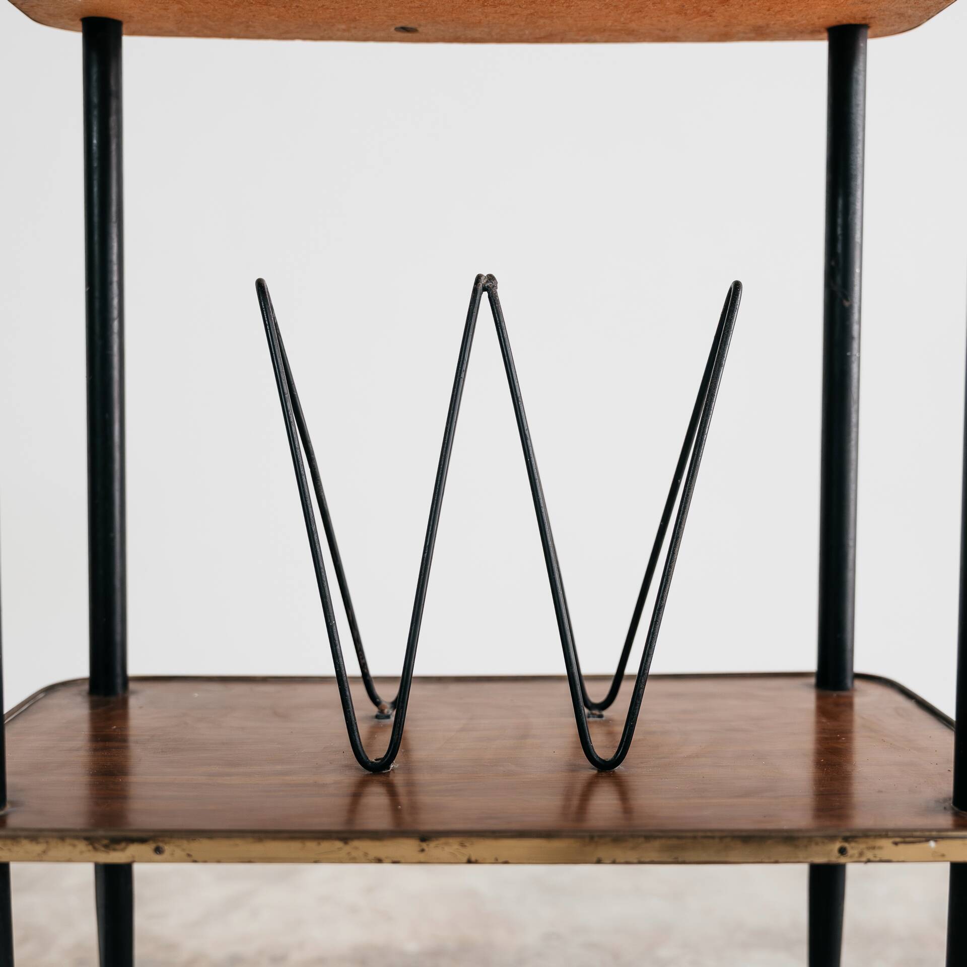 Table d'appoint, porte-revues, années 1950