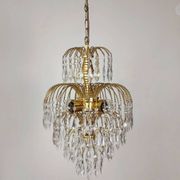 Chandelier with cascading pendants