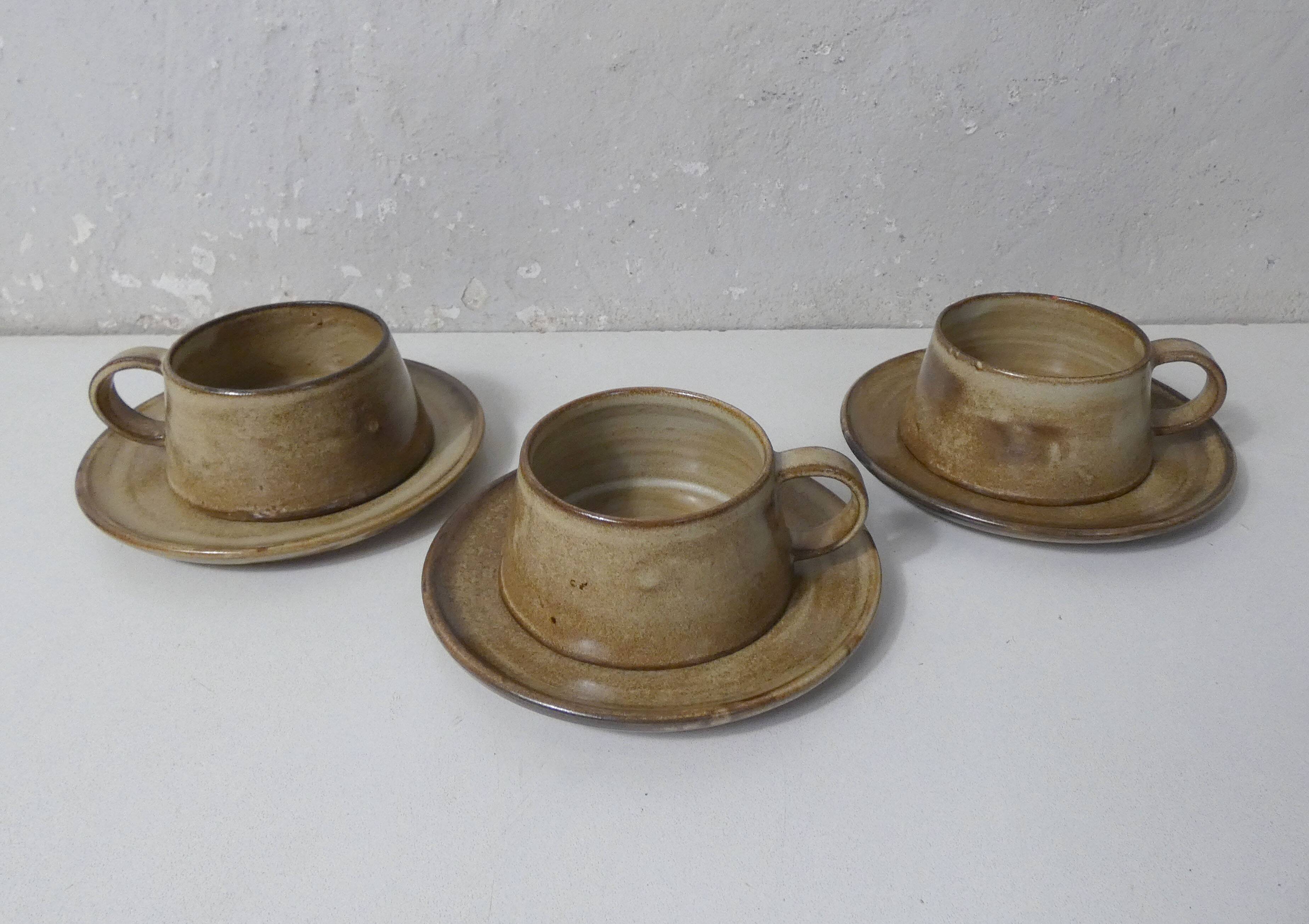3 stoneware cups