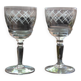 2 petits verres sur pied ciselés