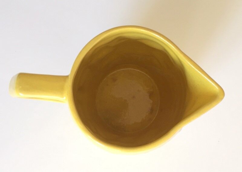Old yellow pitcher Ceranord