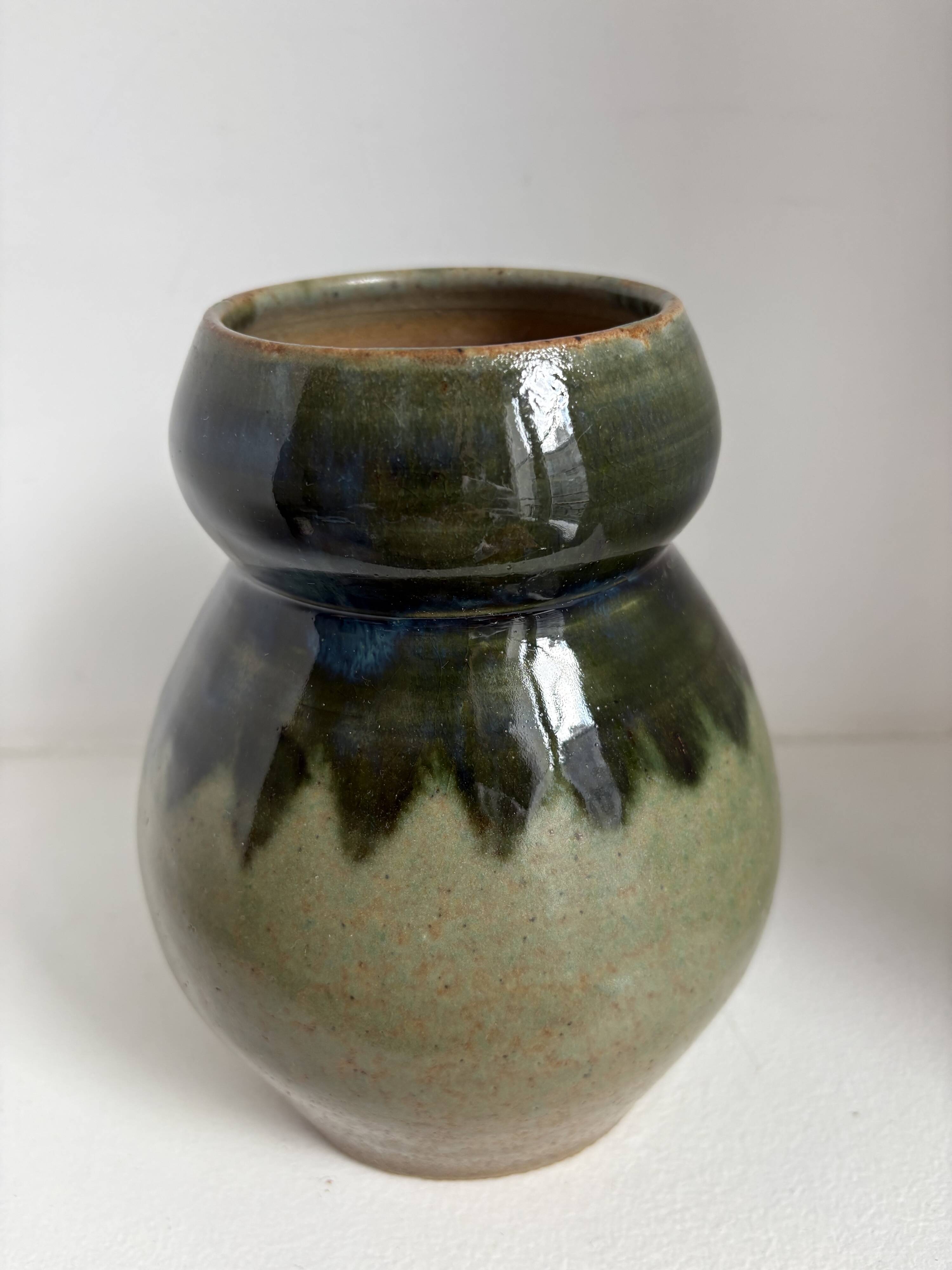 Set of 19 decorative items