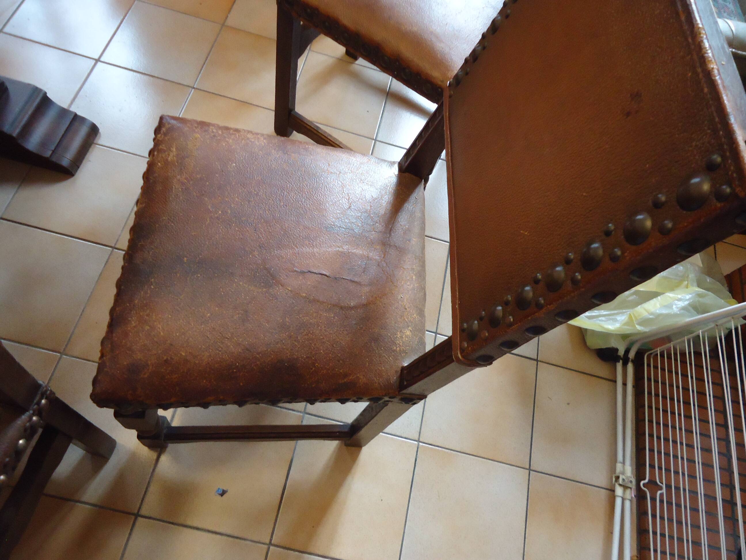 Dining table and 6 solid wood chairs from the 1950s.
