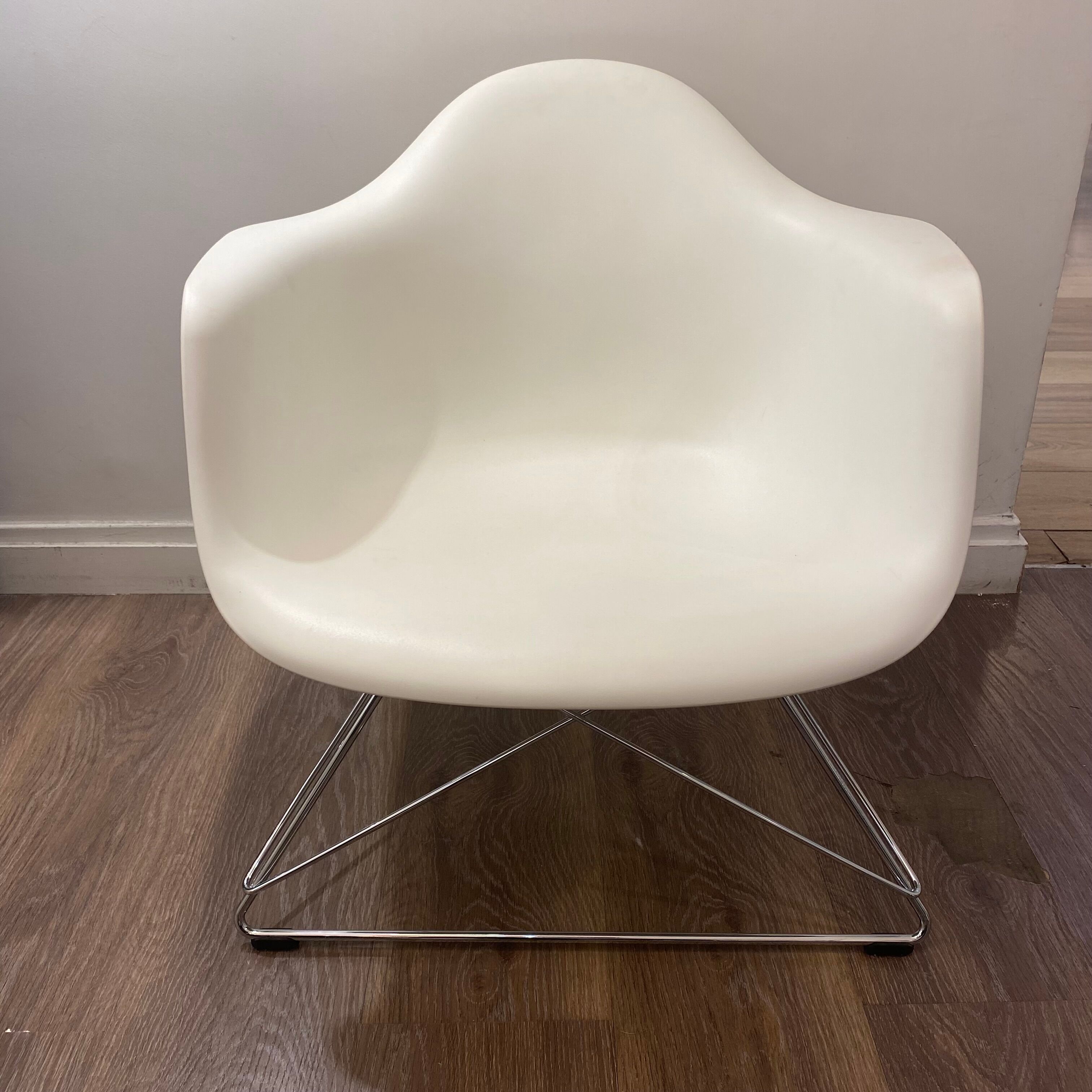 LAR armchair Charles & Ray Eames, Vitra