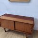 Buffet moderniste des années 1970.