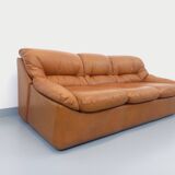 Vintage cognac camel leather canapé from the 1970s.
