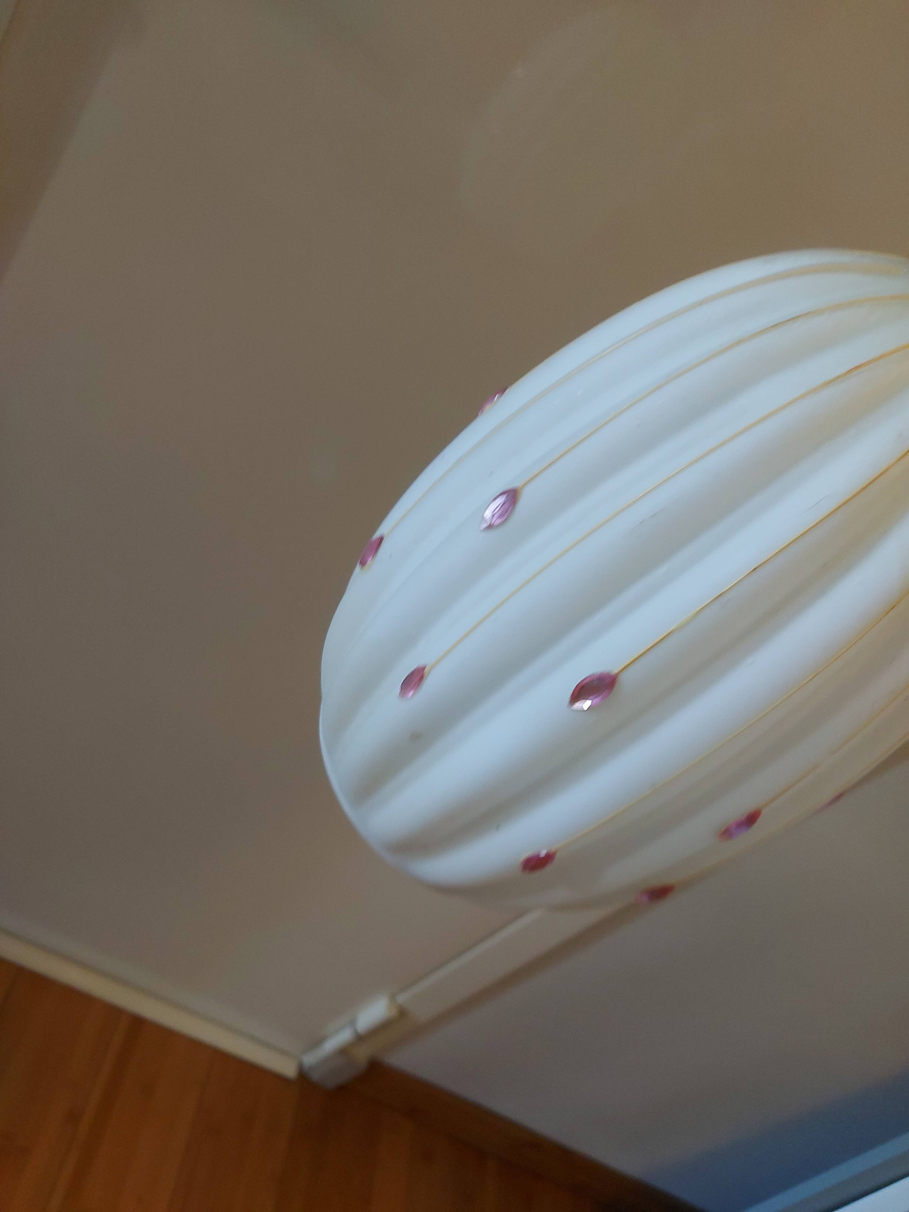 Opaline suspension