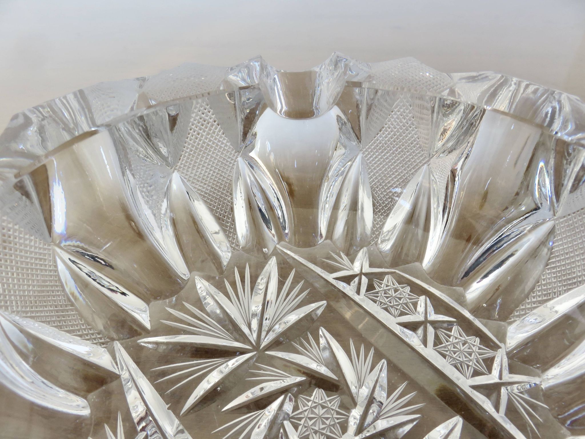 Impressive Bohemian crystal ashtray, crafted and engraved, 1950s.