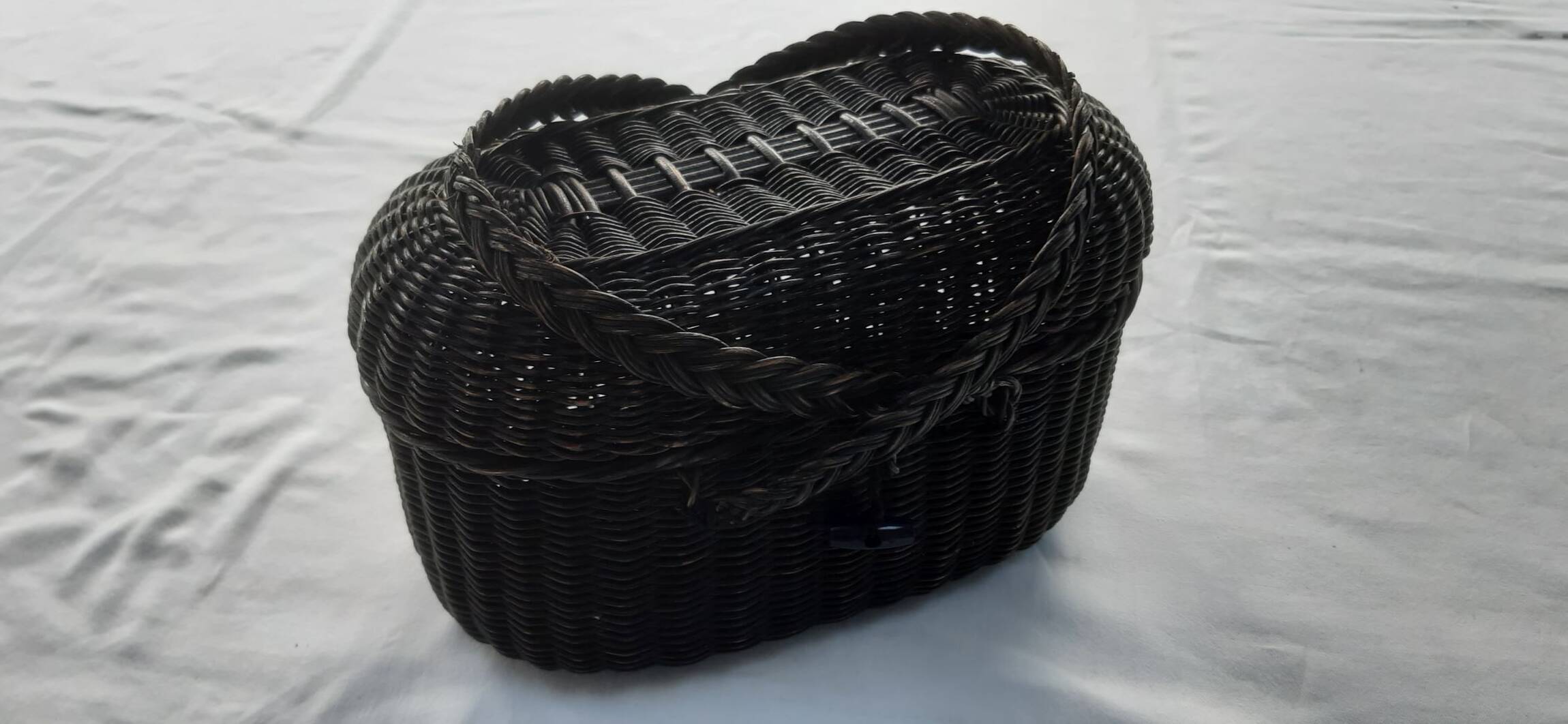 Small old Bussan style wicker basket
