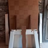Extendable dining table