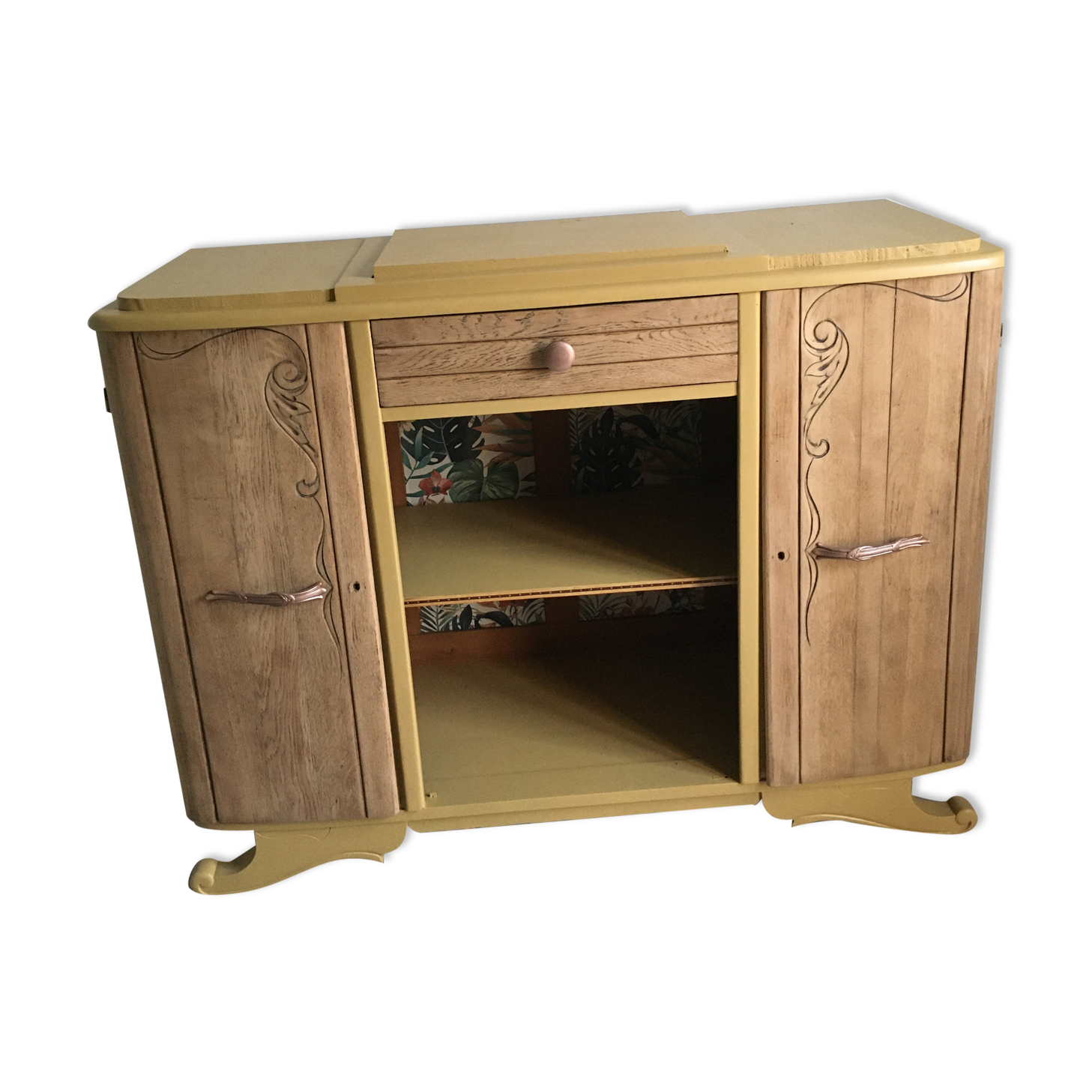Vintage buffet