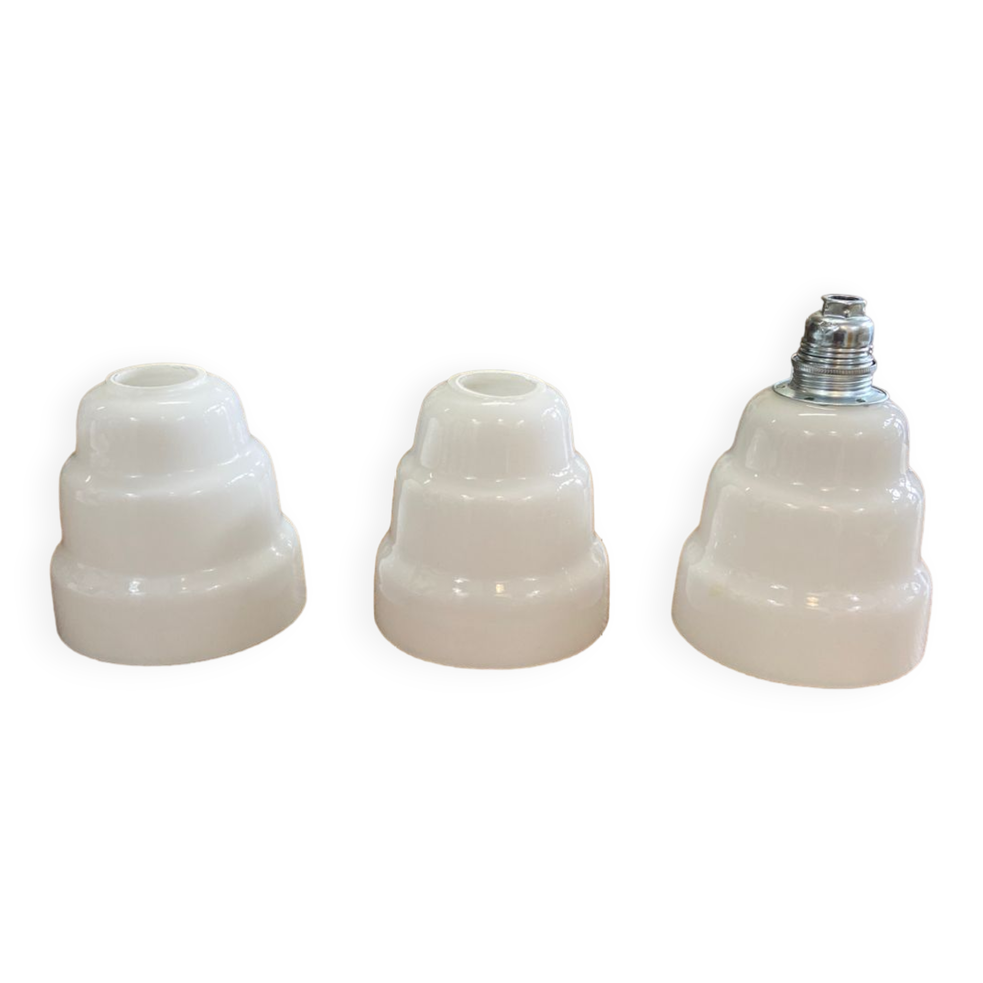 Set of 3 white glass lampshades for suspension