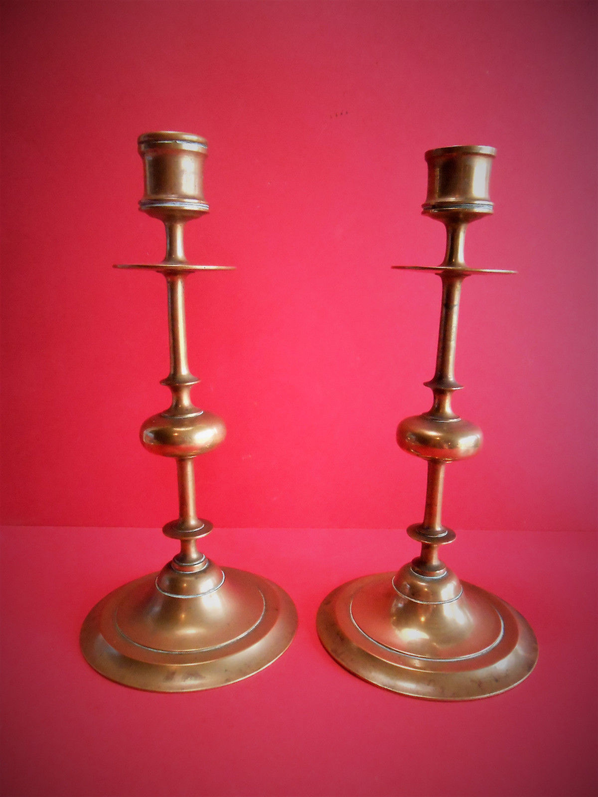 Pair of bougeoirs bronze