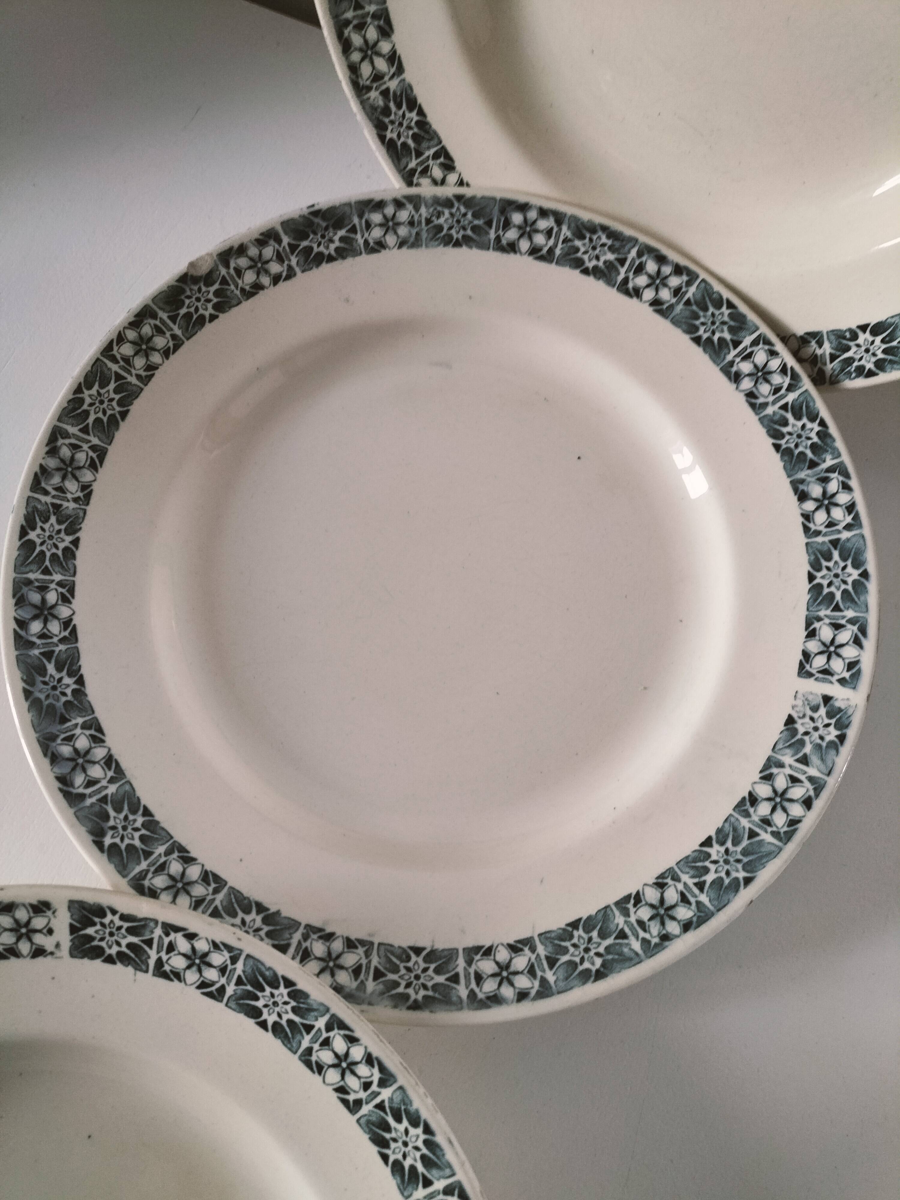 Trio of plates (2 soup plates, 1 dinner plate) Longchamp René, duck egg blue decoration