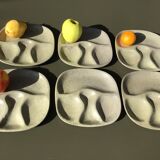 6 green beige compartmentalized plates