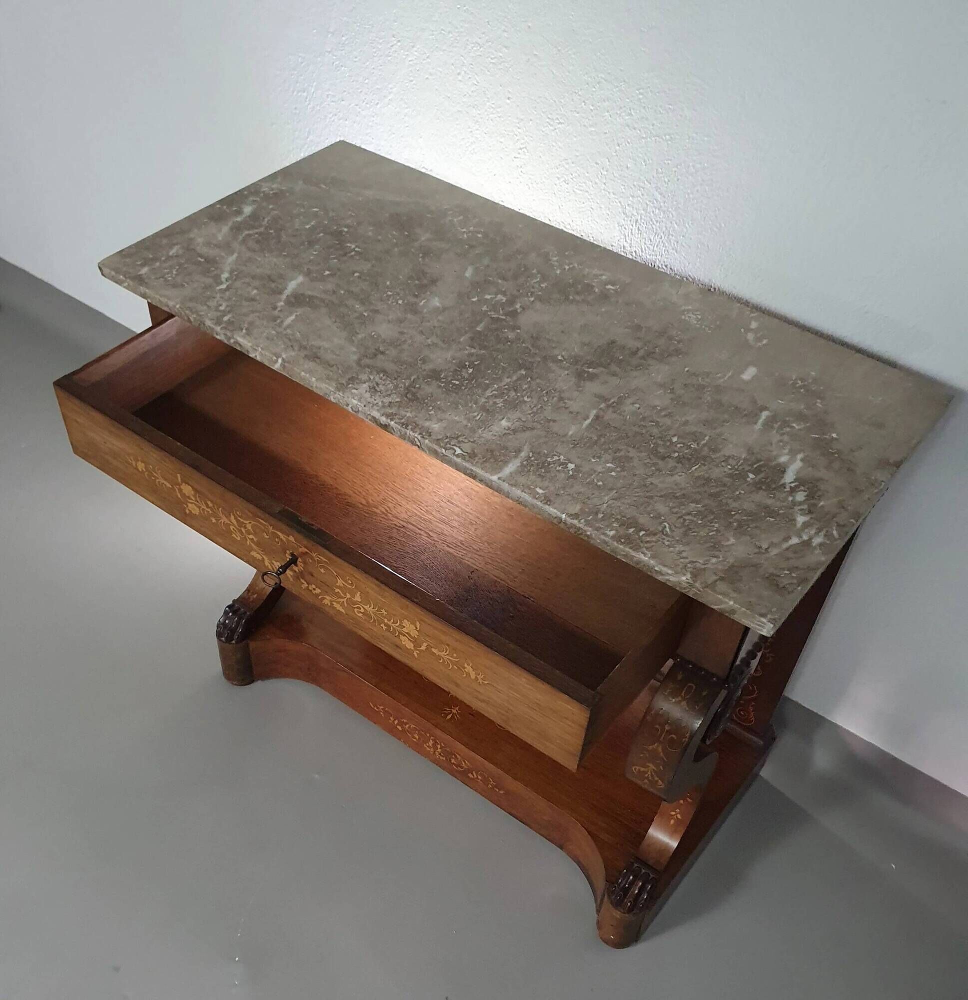 Trumeau / table d'appoint français des années 1830 avec marqueterie de bois
