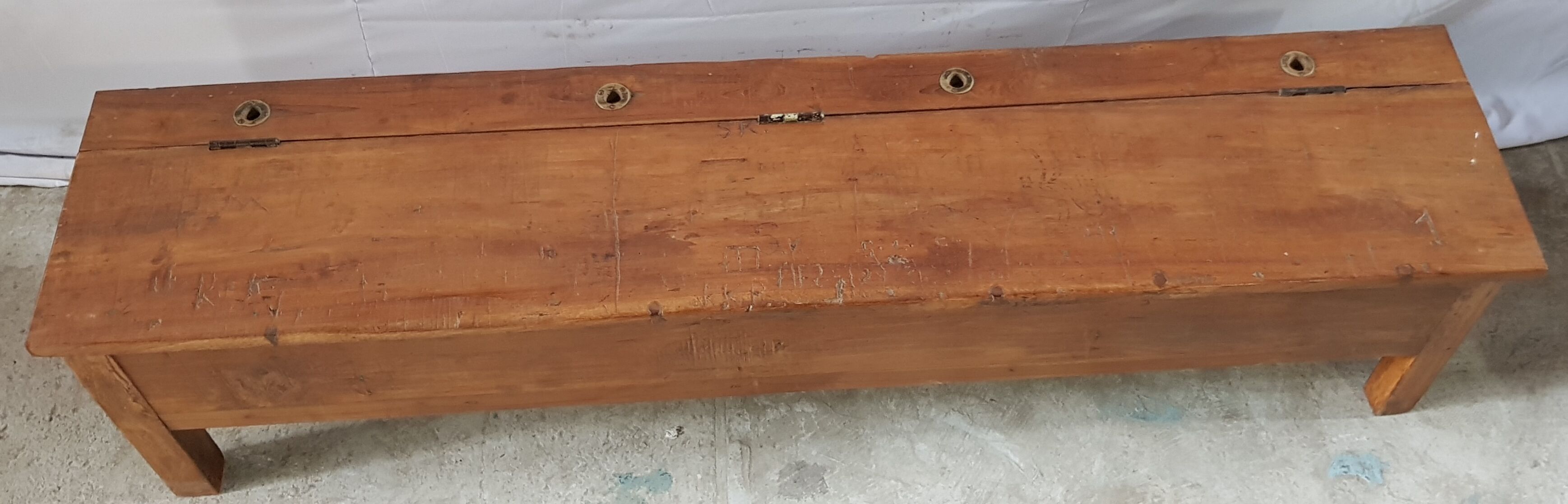 Chest, bench in teak