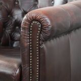 Classic English-style Chesterfield club armchair in cowhide leather