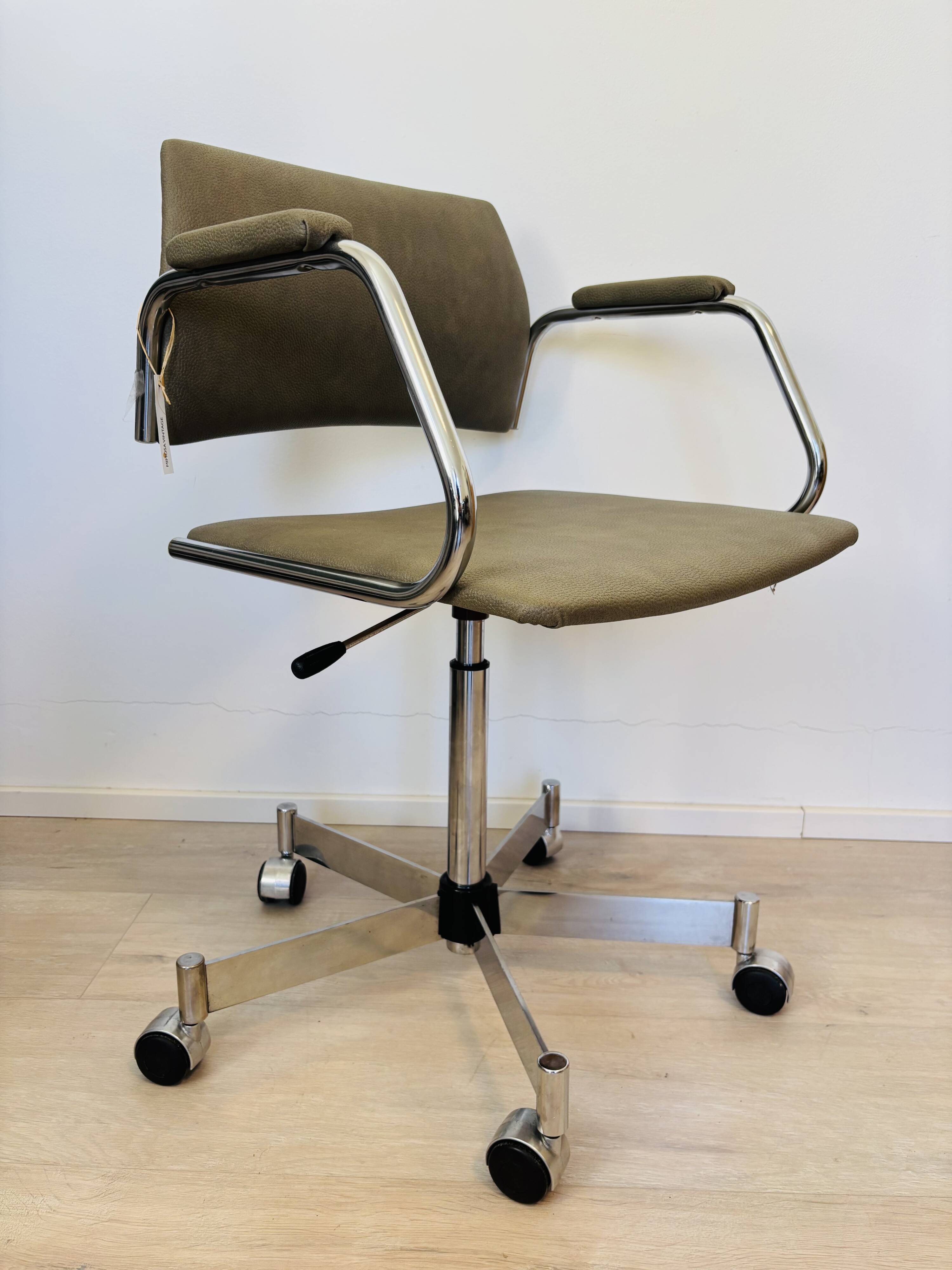 Chaise de bureau vintage kaki par Kovona K-380, Tchécoslovaquie années 1970.