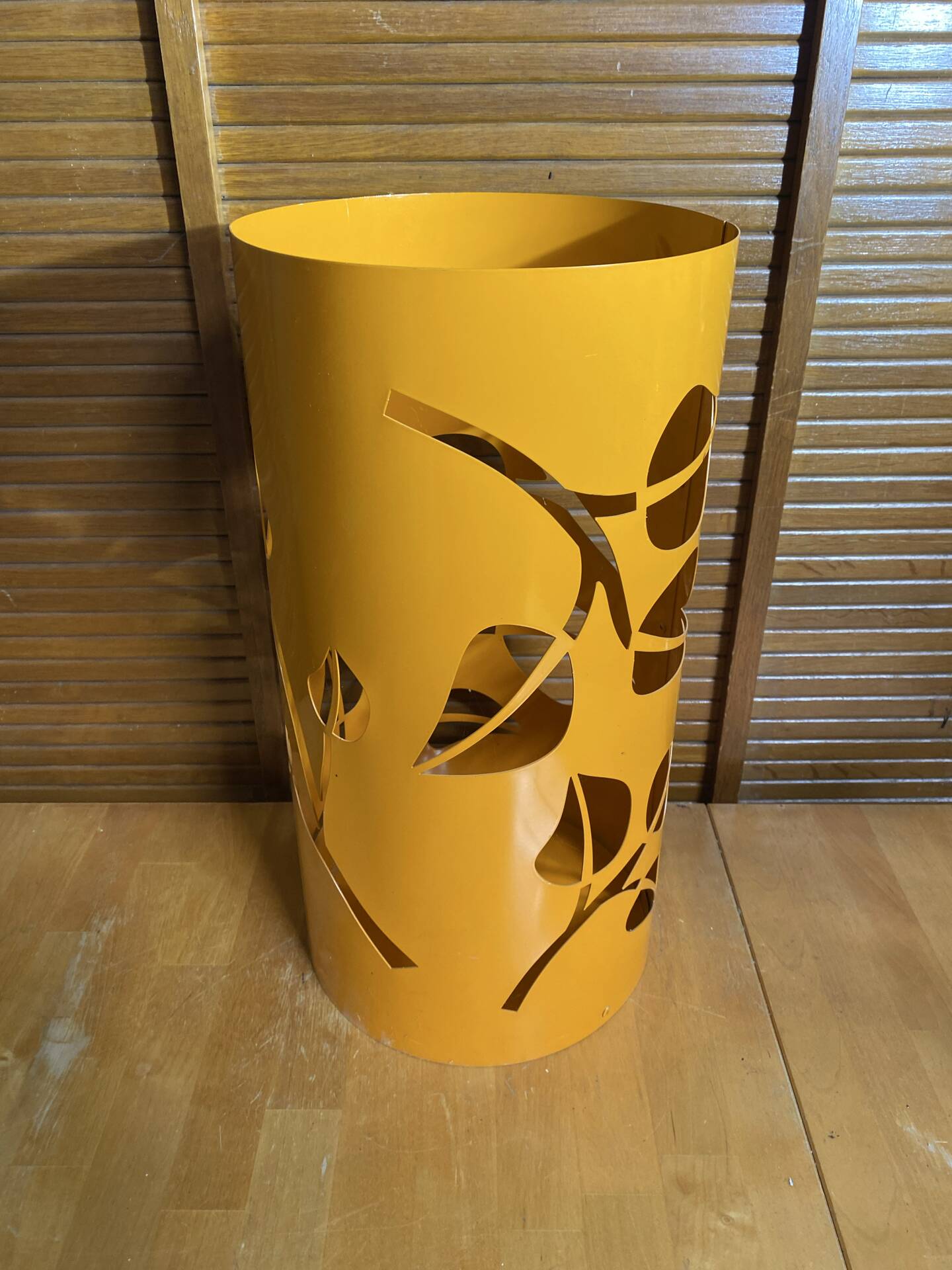 Orange Metal Cylindrical Design Umbrella Stand with Cut-Out Leaf Decoration #E2