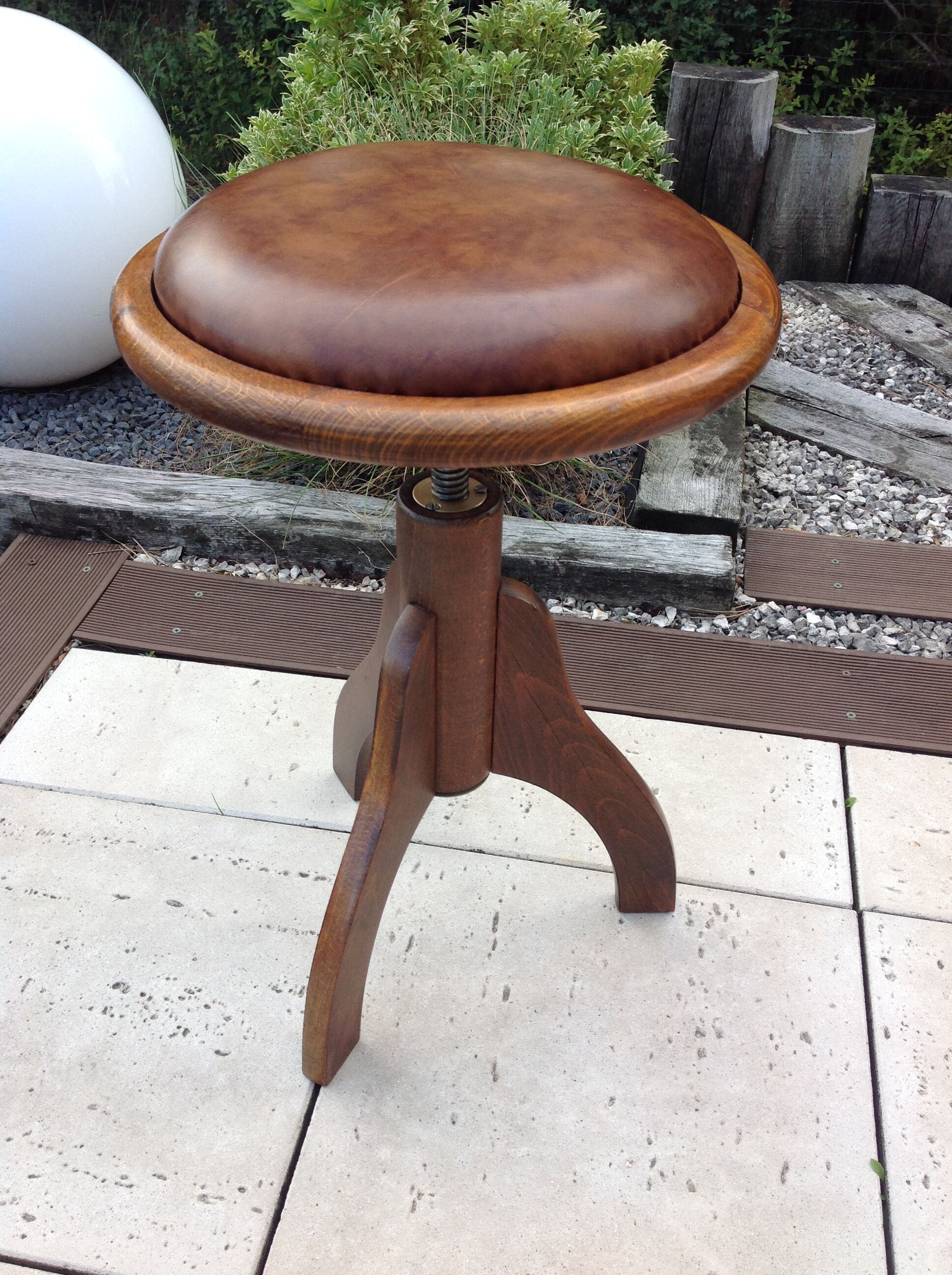 Old piano stool tripod feet / vintage 60s-70s