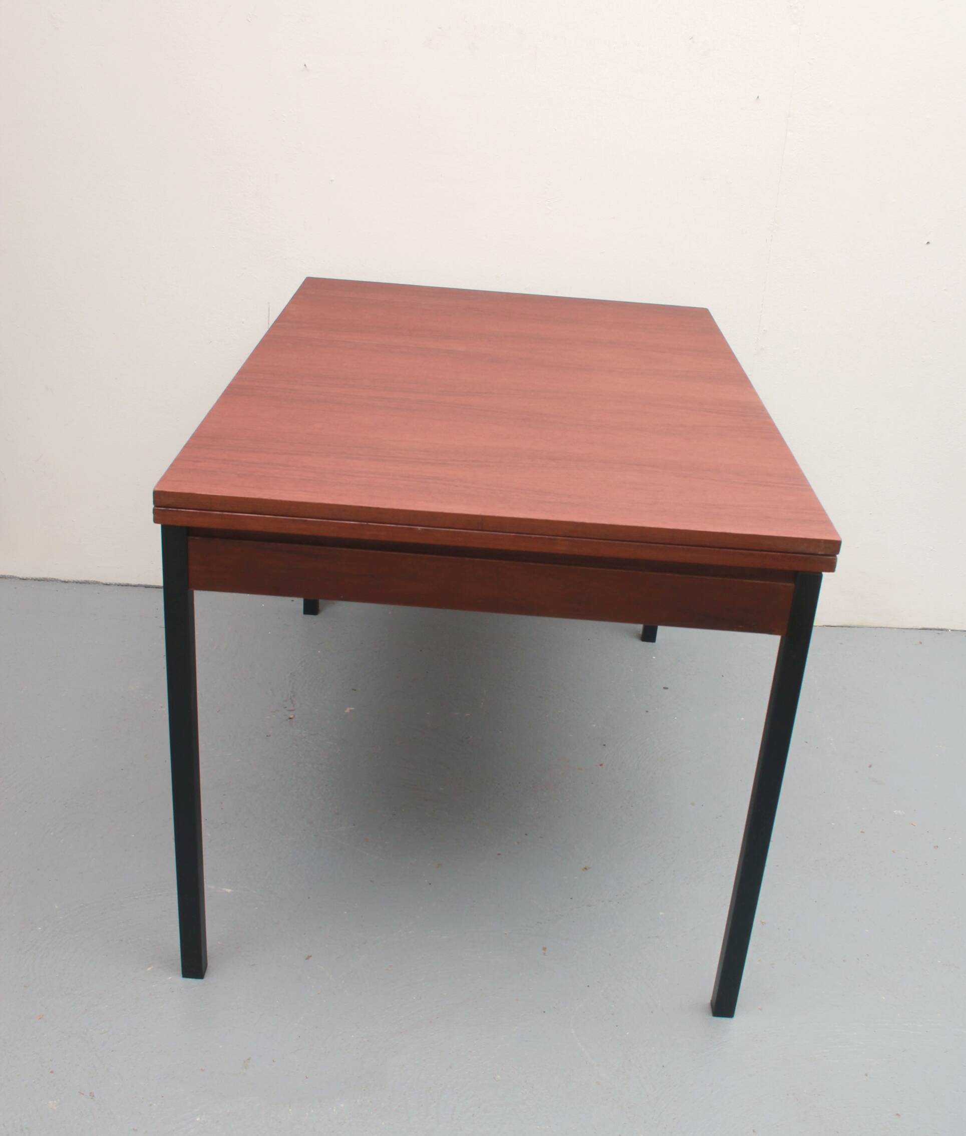 Table à manger extensible des années 60 en teck et métal