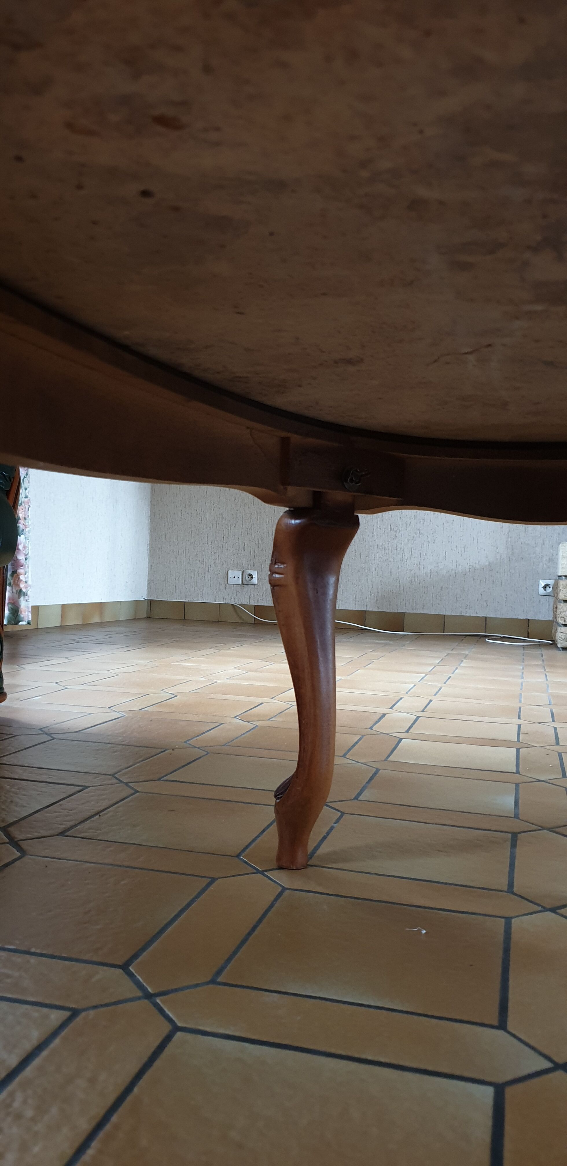 Marble coffee table pink