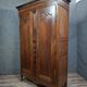 Armoire régionale époque Louis XV en noyer massif.
