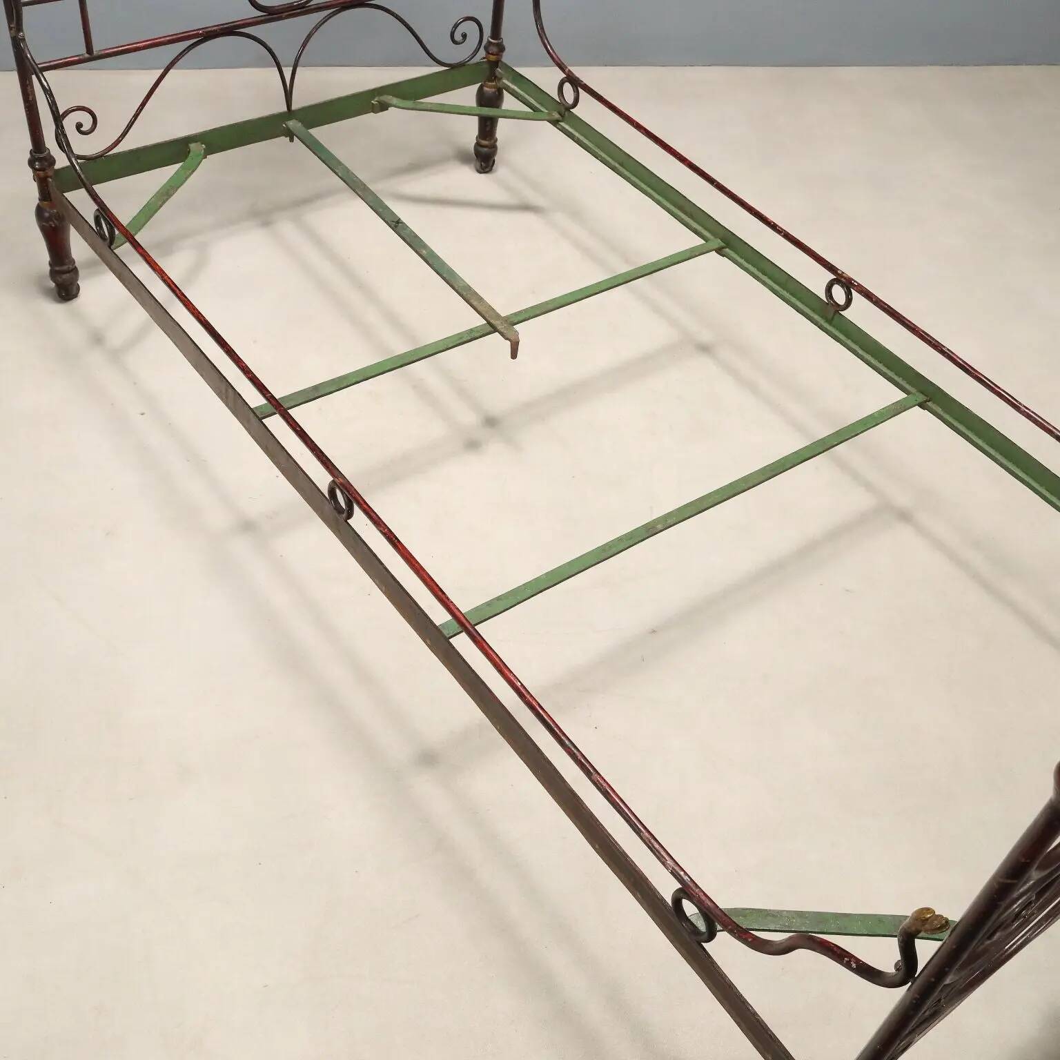Restoration bed, second quarter of the 19th century, bronze and iron.
