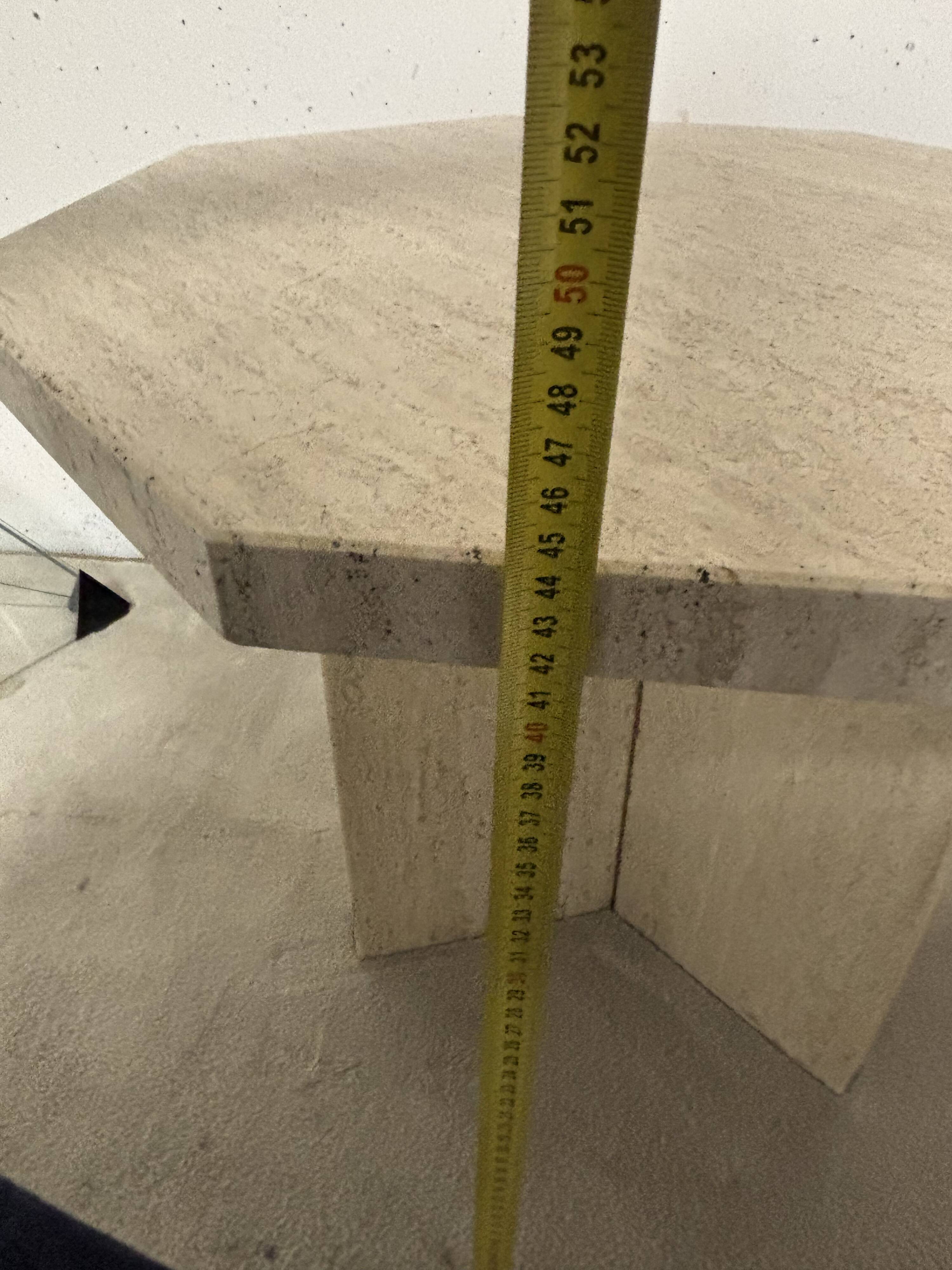 Guéridon octogonal en travertin 1970