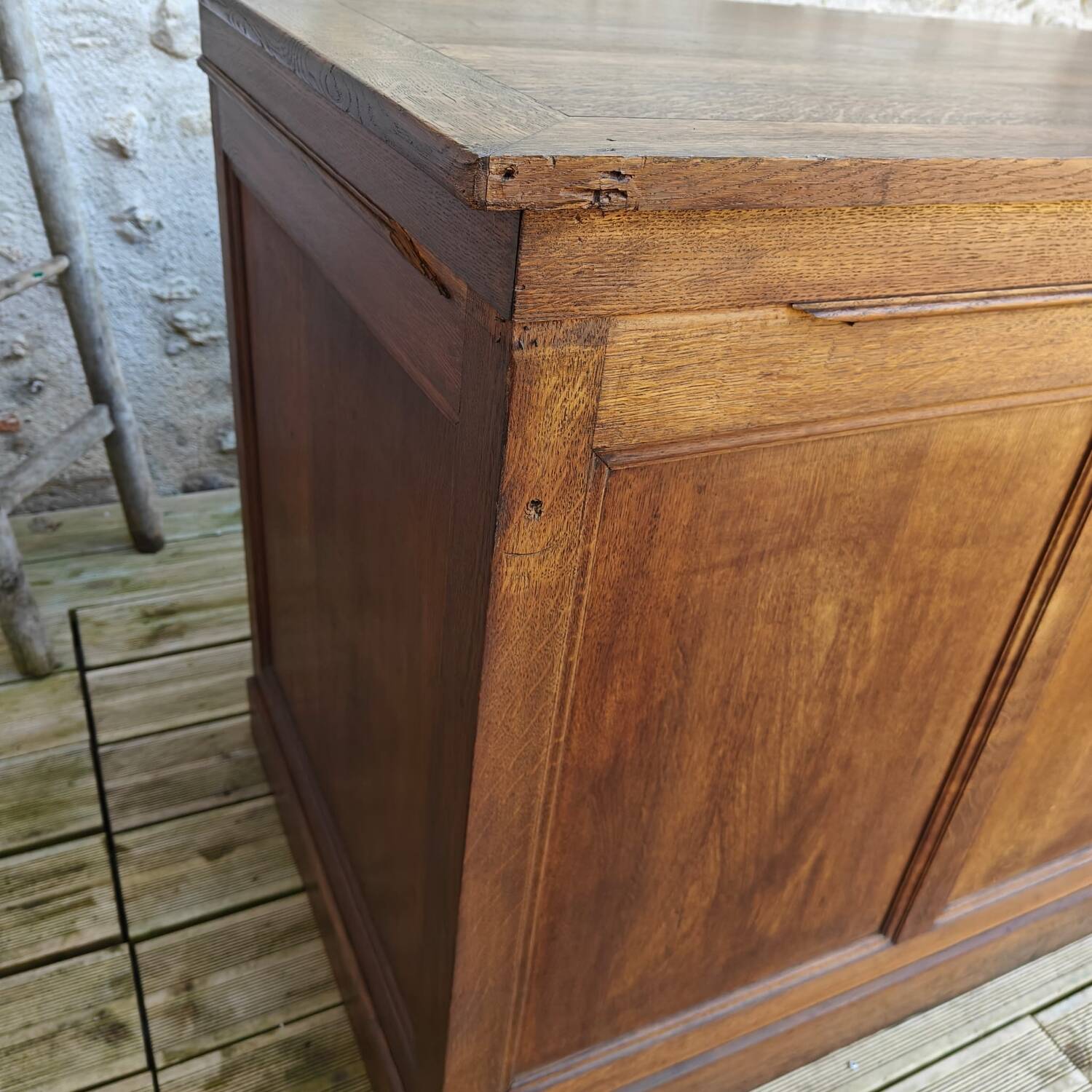 Large oak trading counter