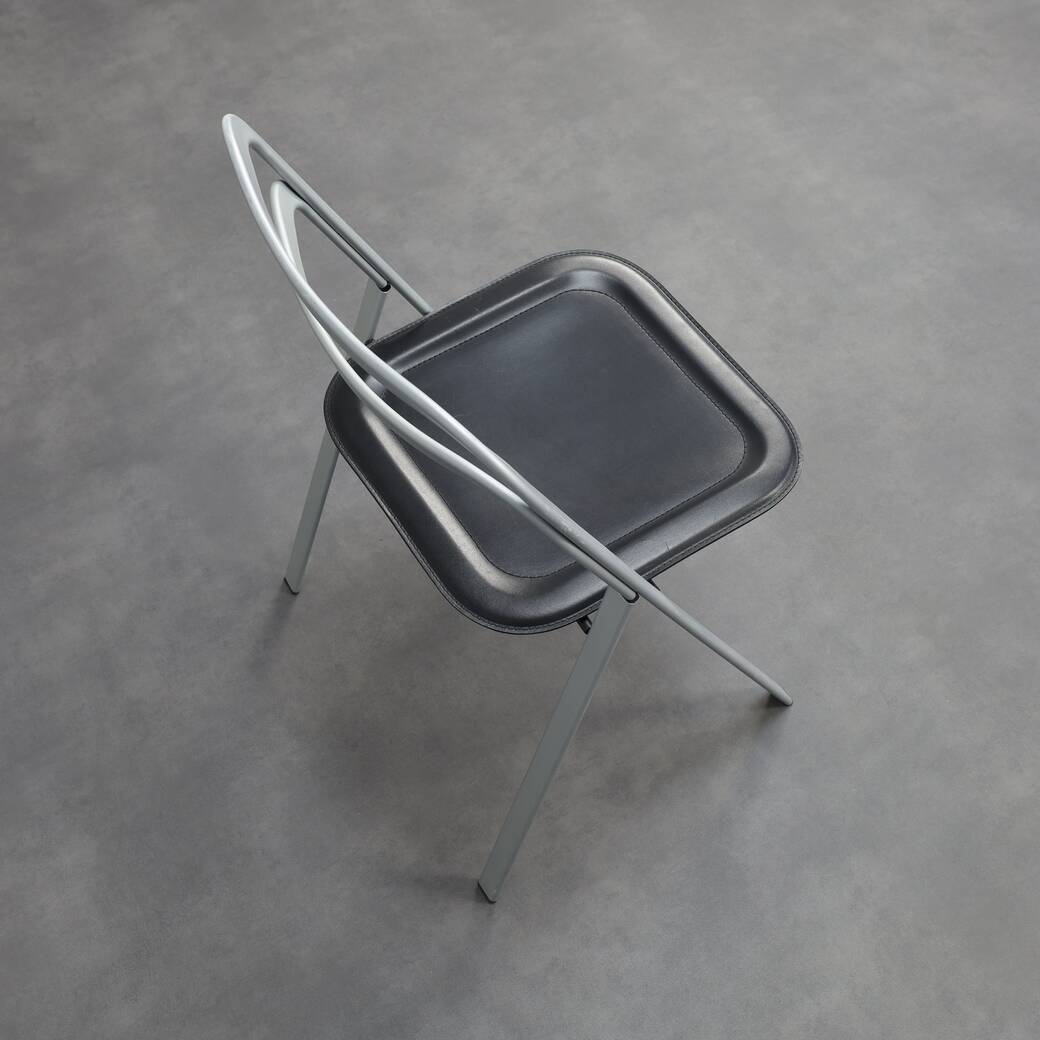 Giorgio Cattelan leather folding chairs for Cidue, Italy, 1970s.