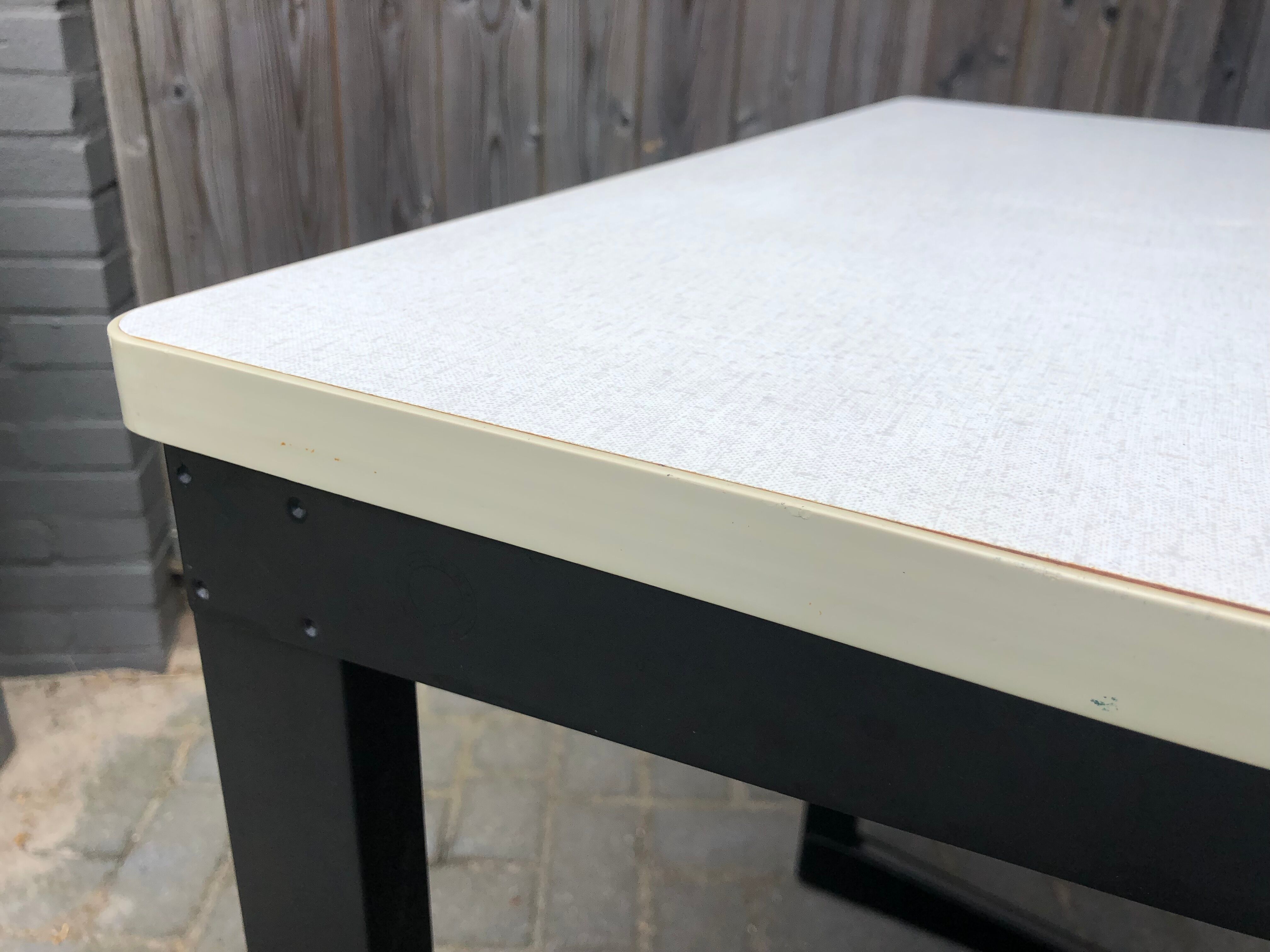 Desk and chair by Friso Kramer Ahrend de Cirkel Result