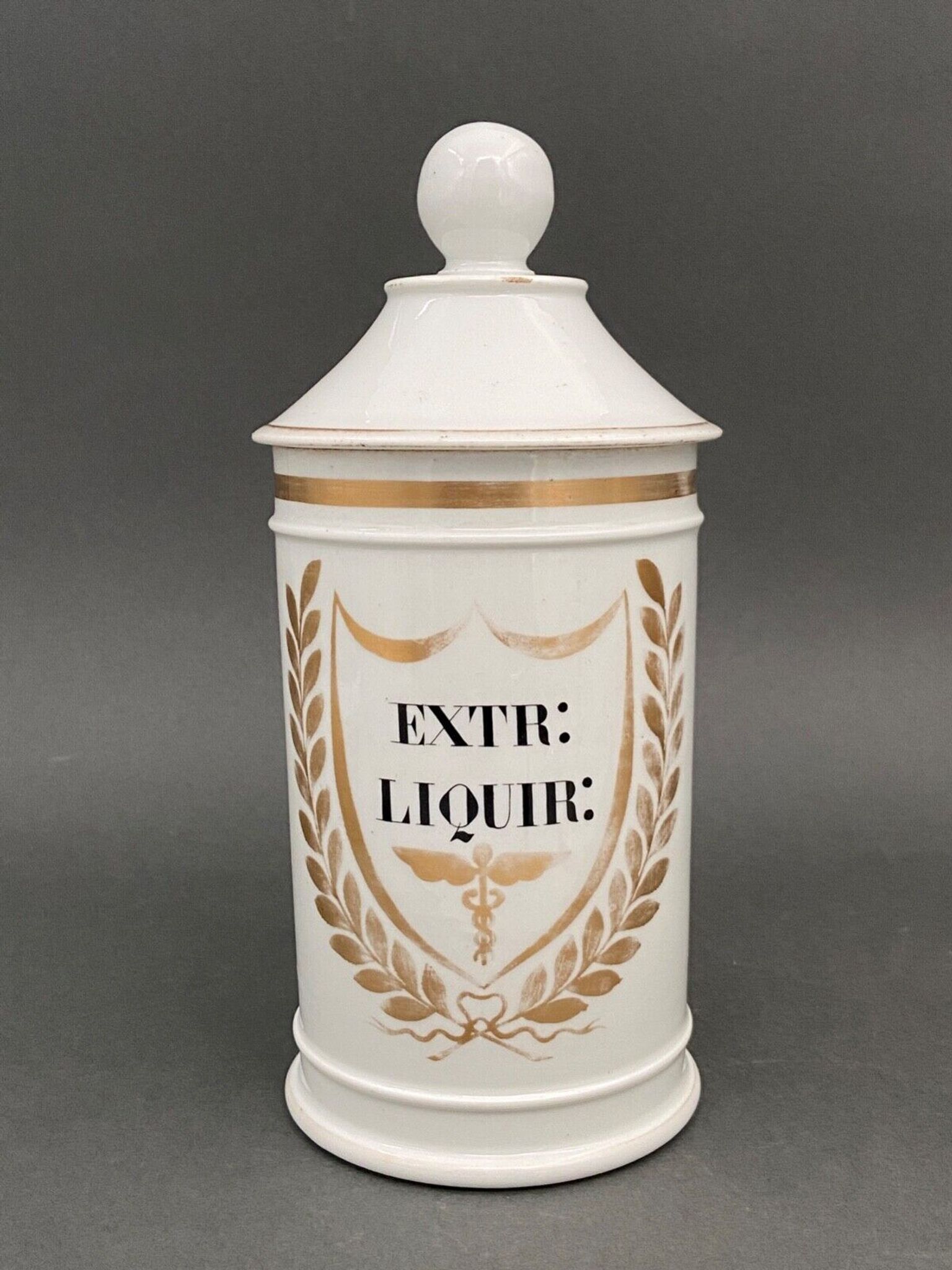 2 porcelain medicine jars nineteenth apothecary theriaca extr liquir