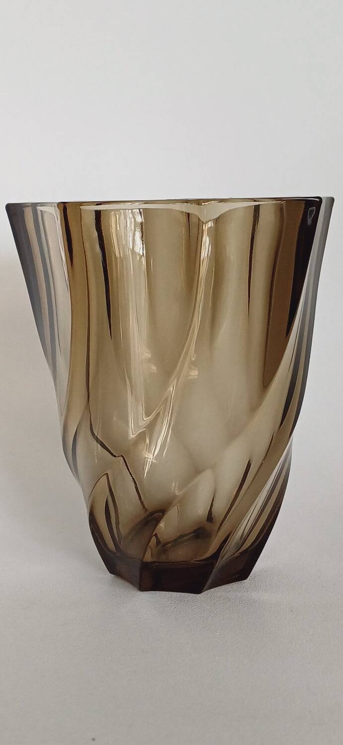 Twisted glass vase