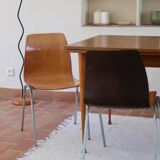 4 stackable chairs