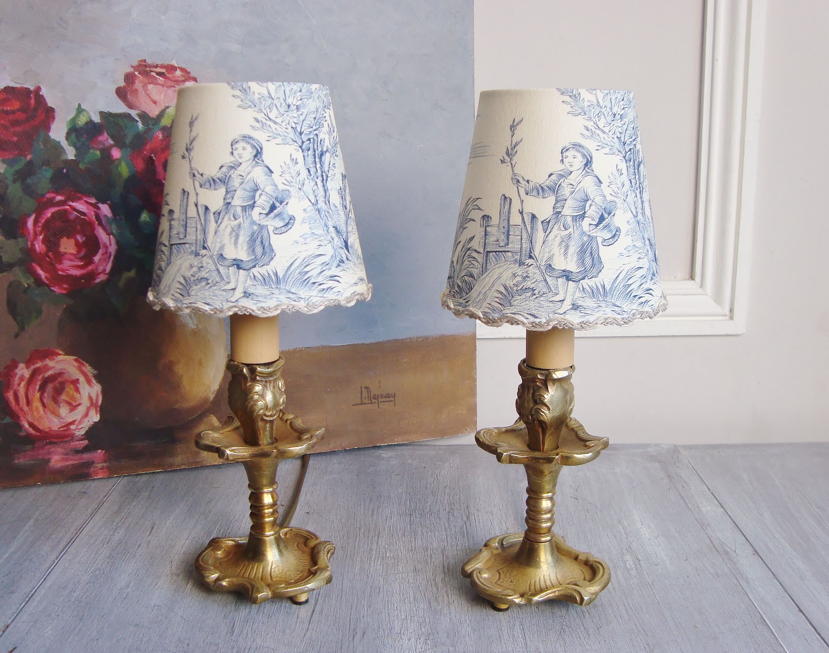 Paire de petites lampes vintage en bronze avec abat-jours fait main en toile de Jouy