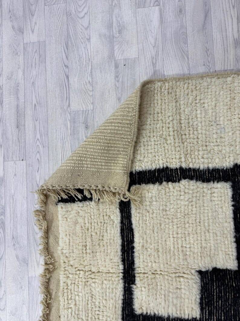 Moroccan Berber rug 250cmx150cm