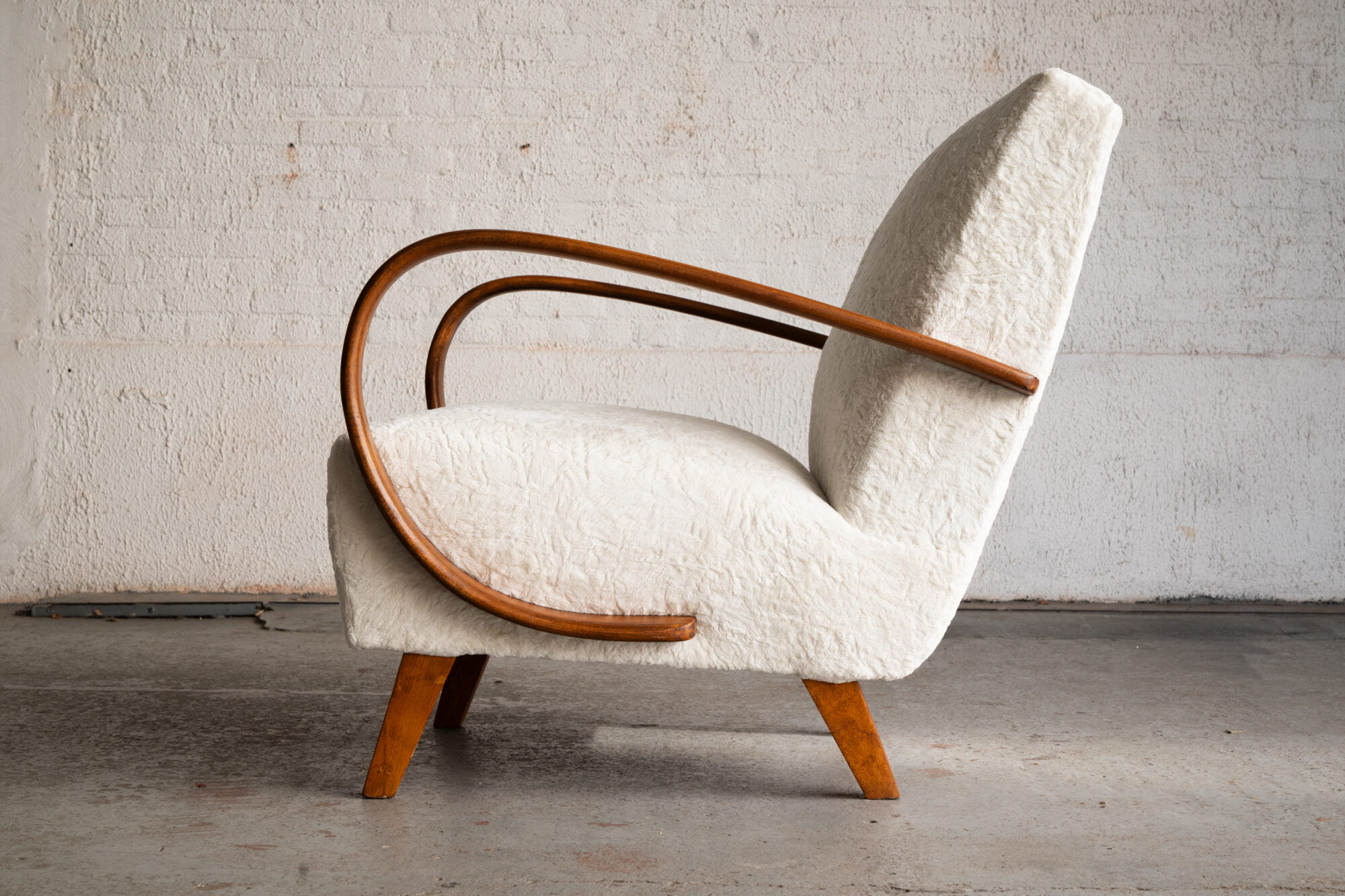 Fauteuil lounge par Jindrich Halabala, années 1940