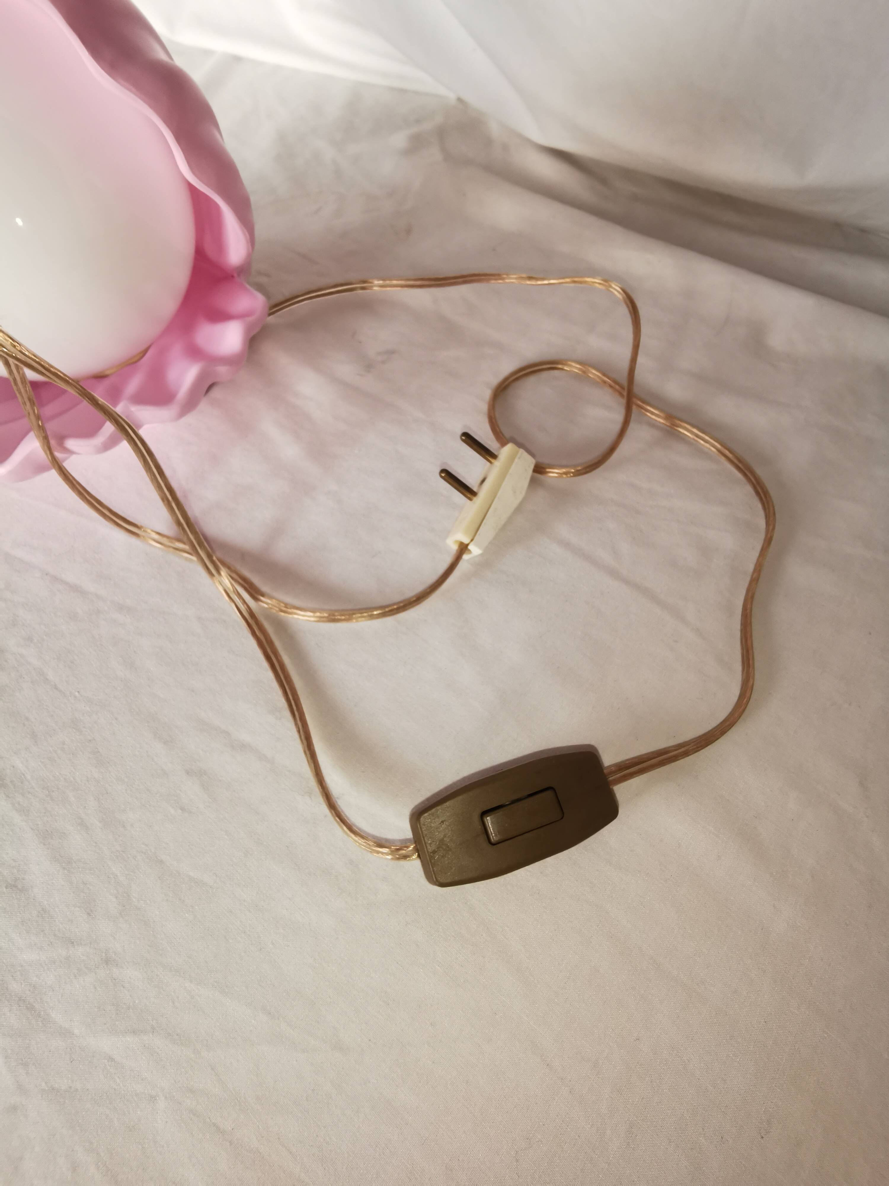 Pink shell and opaline pearl lamp, Saint-Jacques, France, 1970