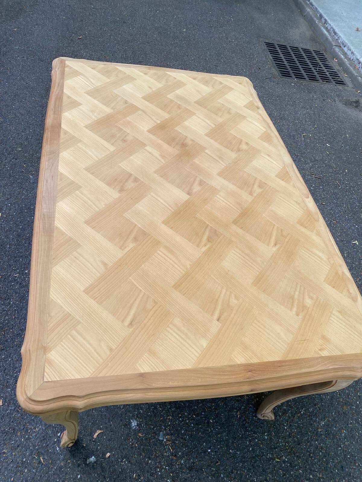 Table à manger Louis XV extensible rénovée en bois brut